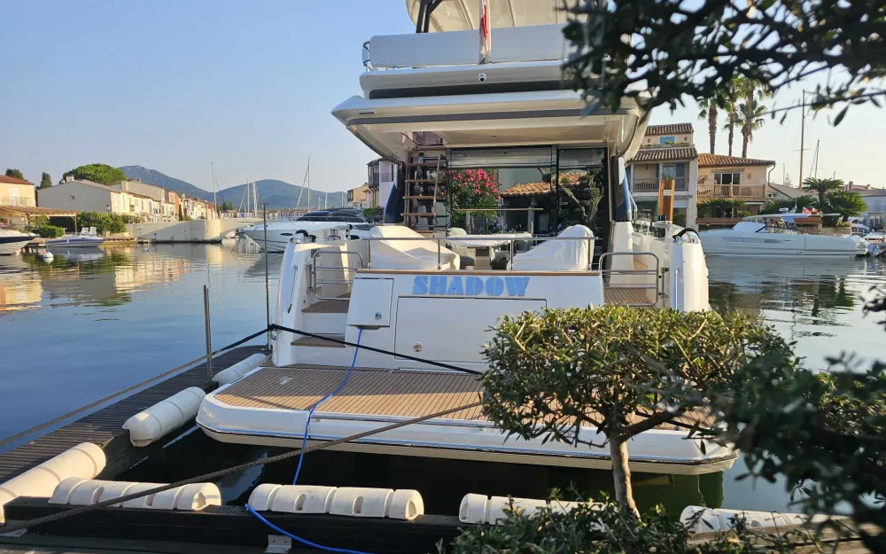 slider 0 Prestige Yachts F4.9