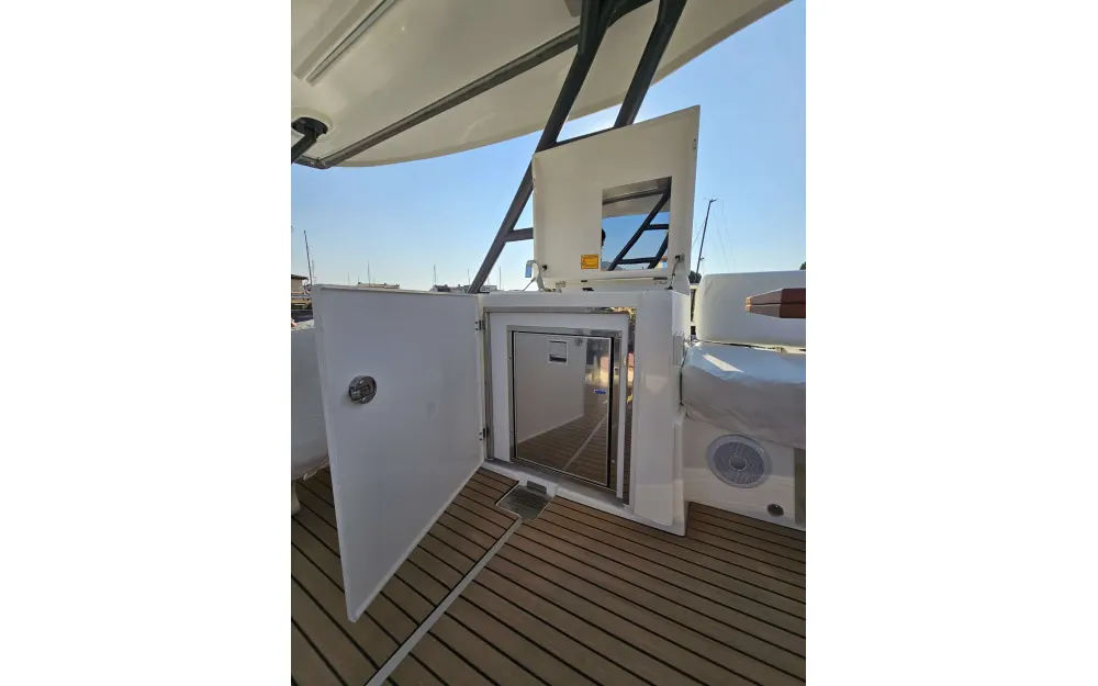 slider 10 Prestige Yachts F4.9