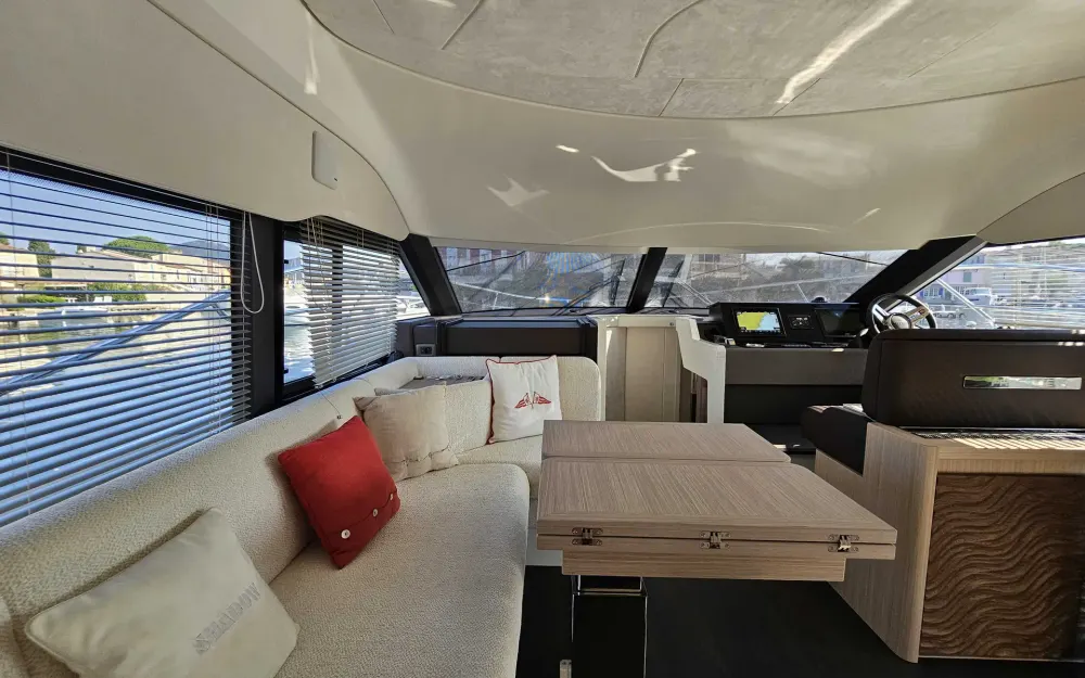slider 15 Prestige Yachts F4.9