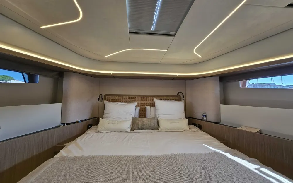 slider 17 Prestige Yachts F4.9