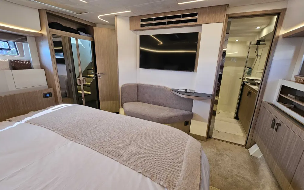 slider 19 Prestige Yachts F4.9