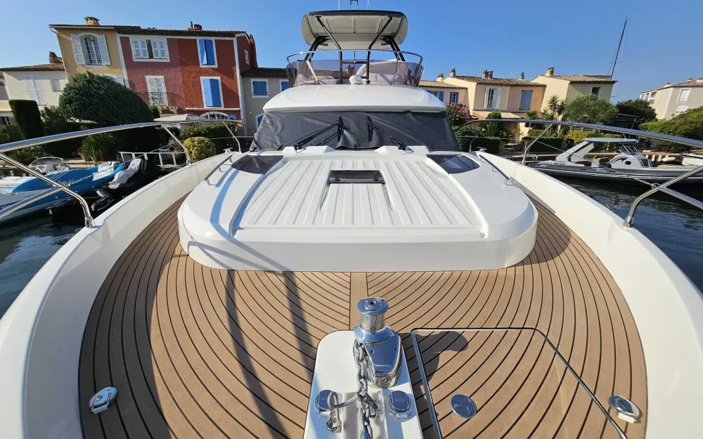 slider 5 Prestige Yachts F4.9