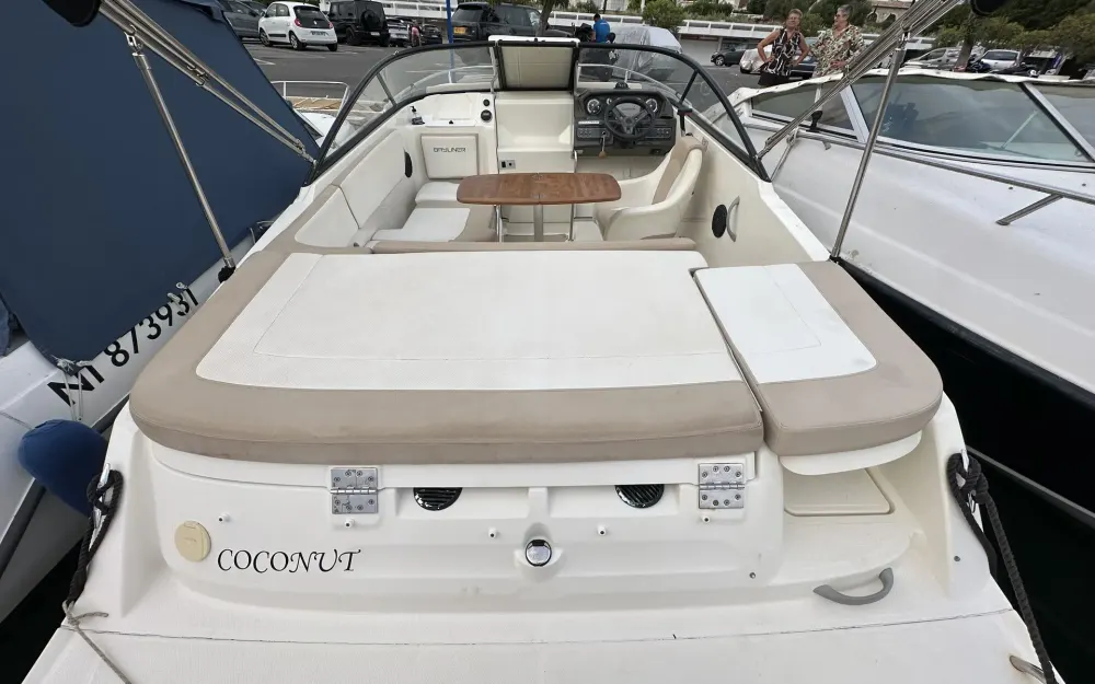 slider 9 Bayliner VR5 Cuddy