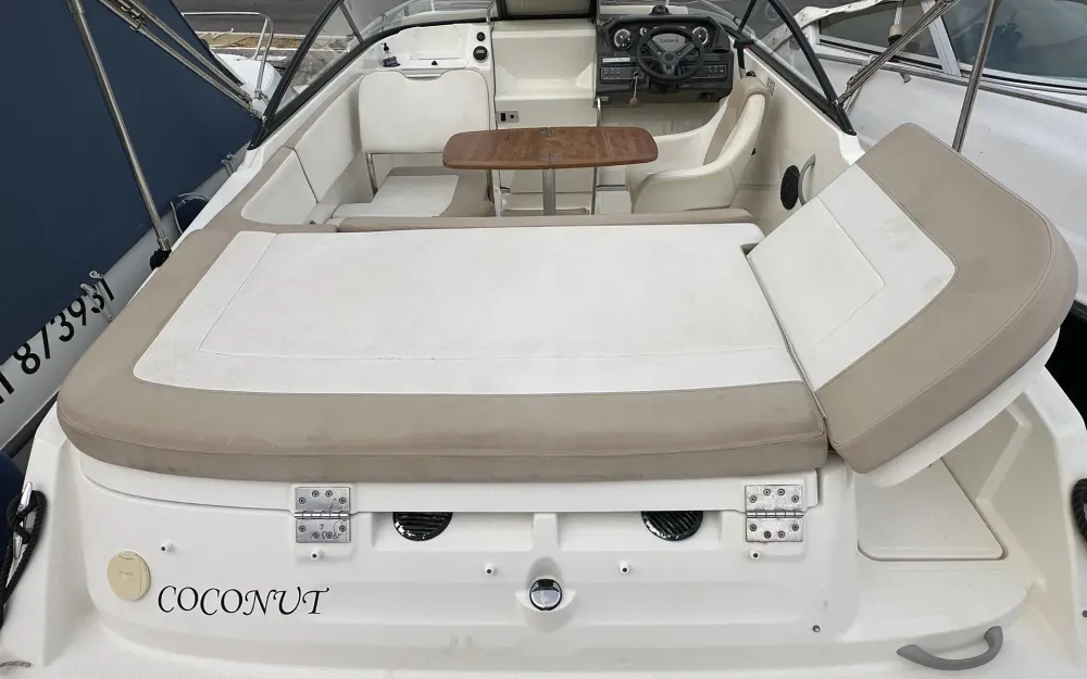 slider 10 Bayliner VR5 Cuddy
