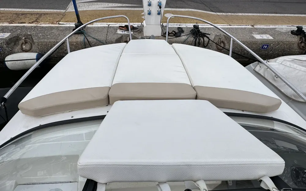 slider 3 Bayliner VR5 Cuddy
