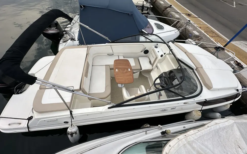 slider 4 Bayliner VR5 Cuddy