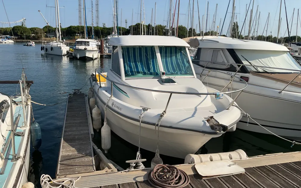 slider 0 Jeanneau Merry Fisher 635