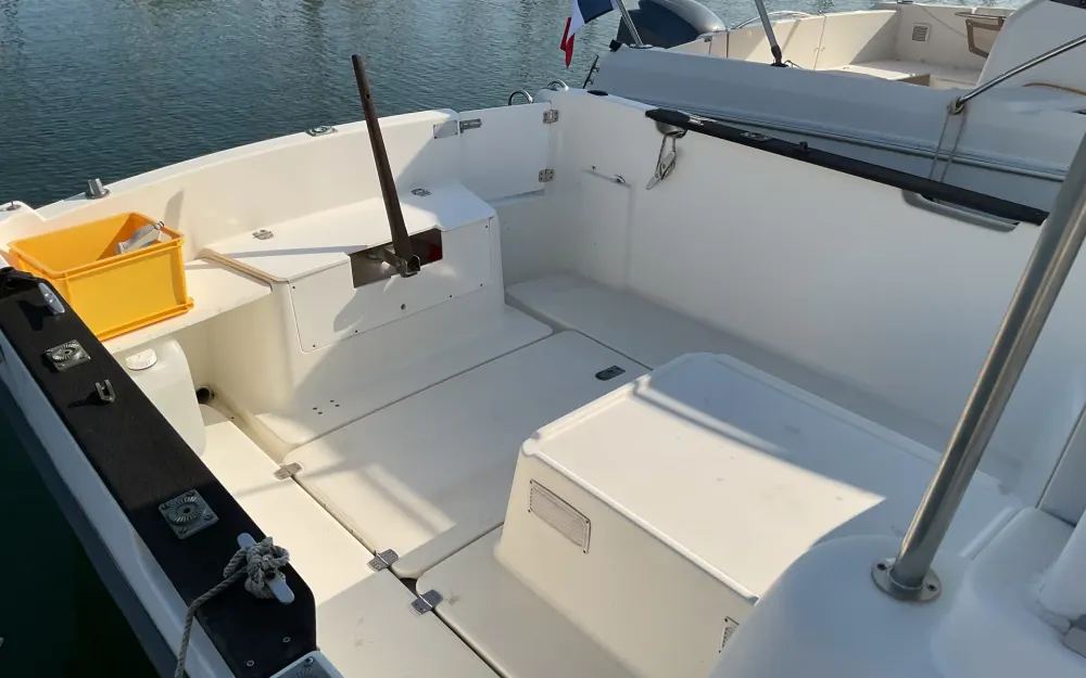 slider 3 Jeanneau Merry Fisher 635