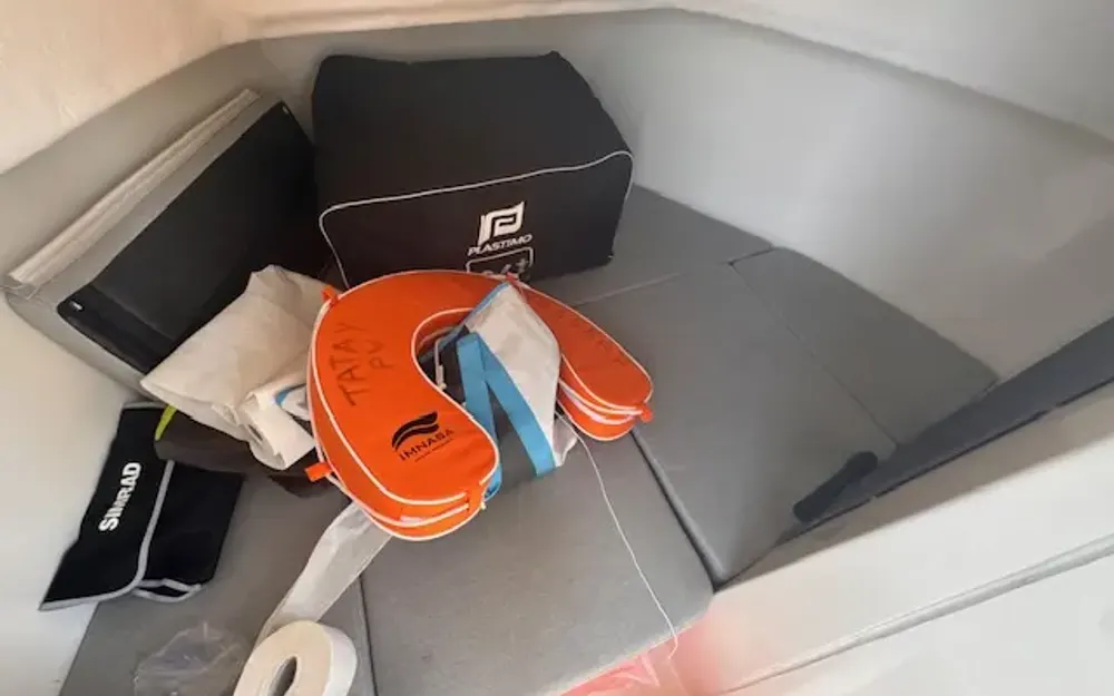 slider 9 Quicksilver Activ 705 Pilothouse