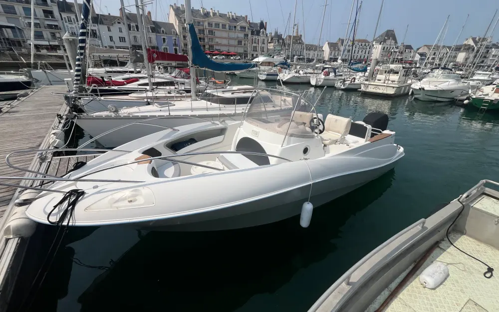 slider 6 Quicksilver  720 Commander