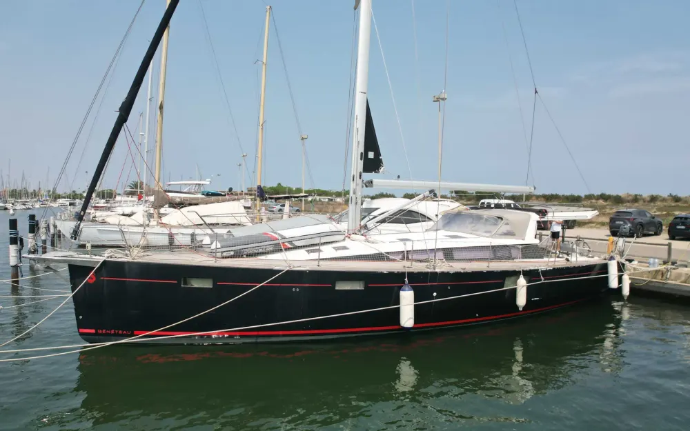 slider 0 Beneteau Sense 51