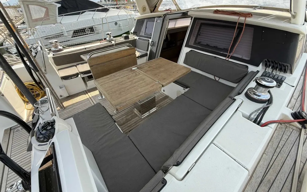 slider 12 Beneteau Sense 51