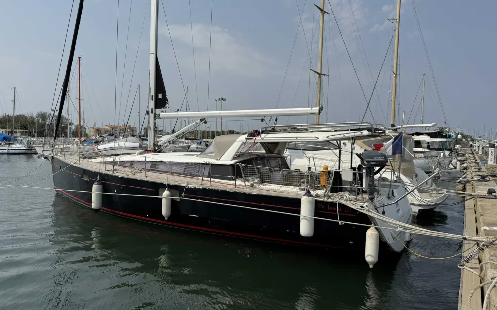 slider 1 Beneteau Sense 51