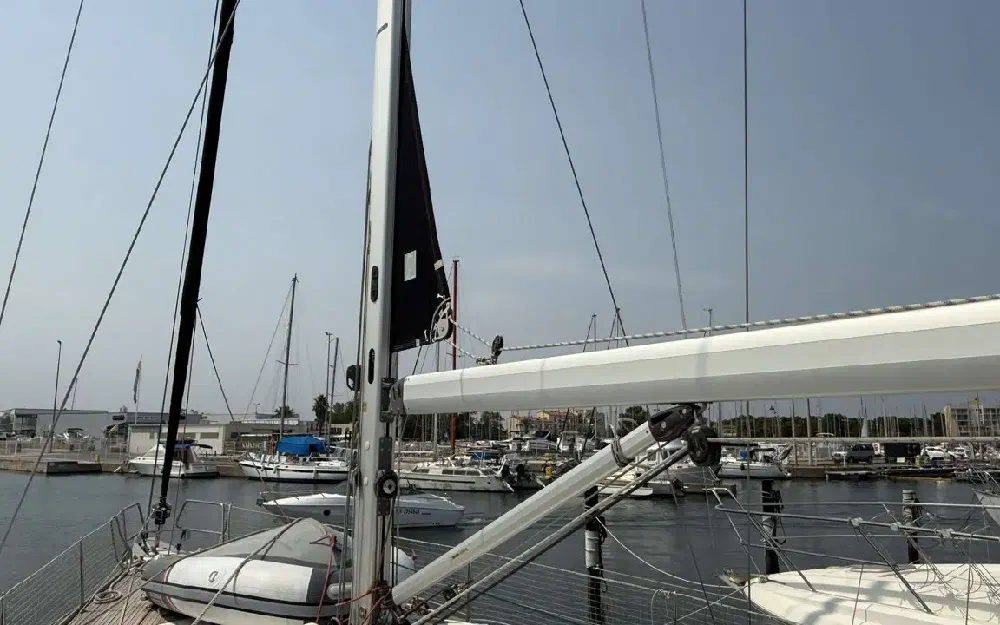 slider 21 Beneteau Sense 51