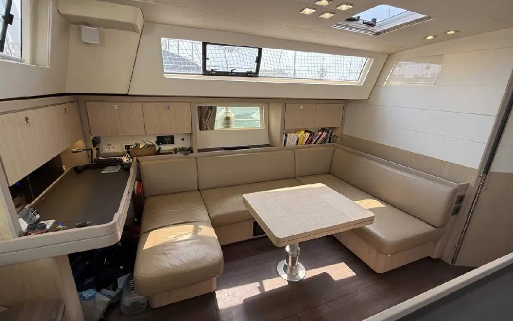 slider 23 Beneteau Sense 51