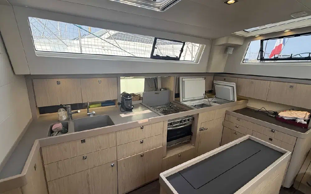 slider 27 Beneteau Sense 51