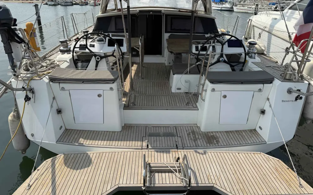 slider 4 Beneteau Sense 51