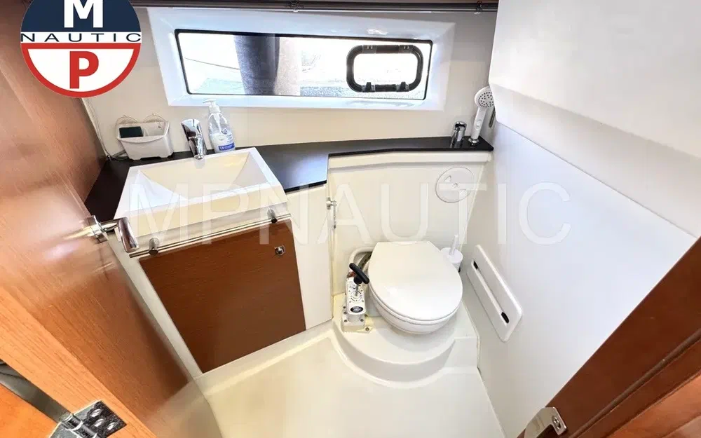 slider 17 Jeanneau NC 9