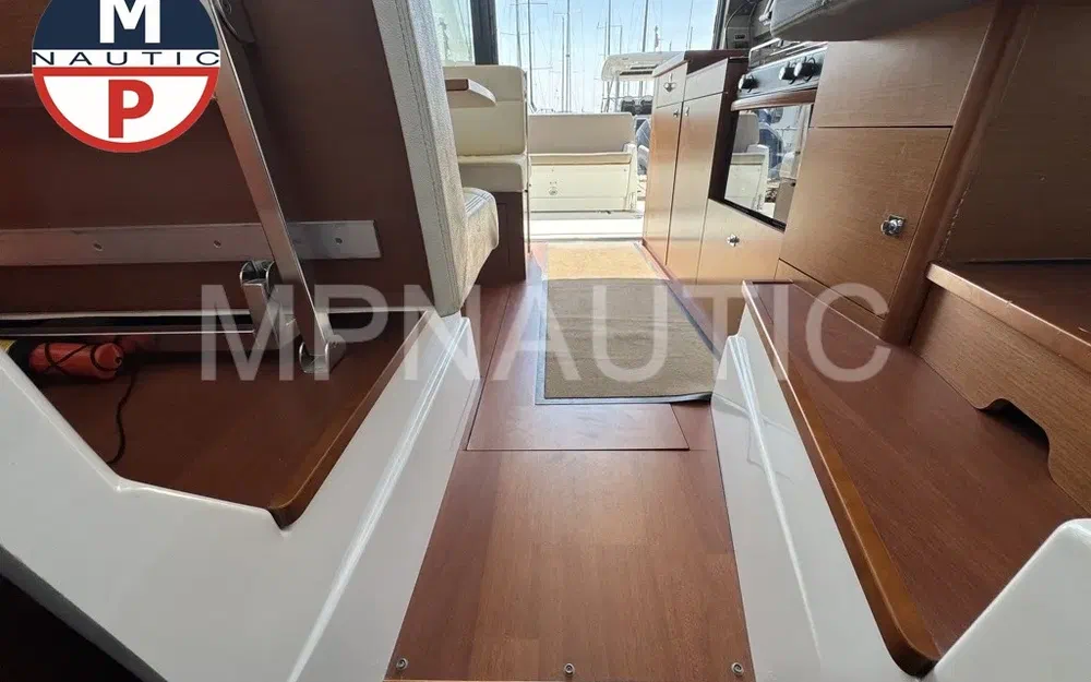 slider 6 Jeanneau NC 9