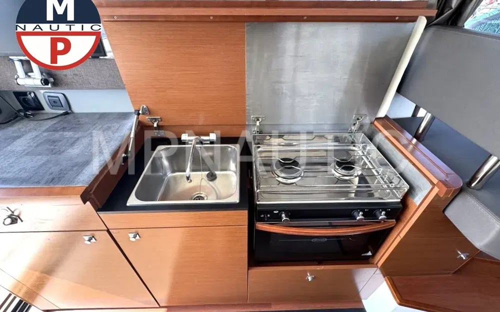 slider 9 Jeanneau NC 9