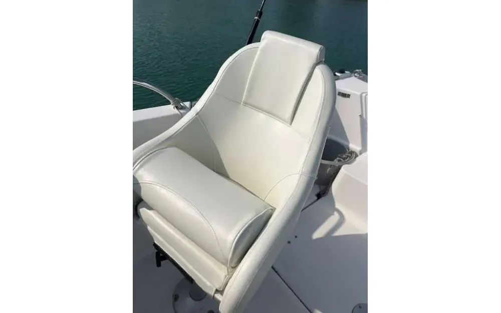 slider 4 Jeanneau Cap Camarat 650