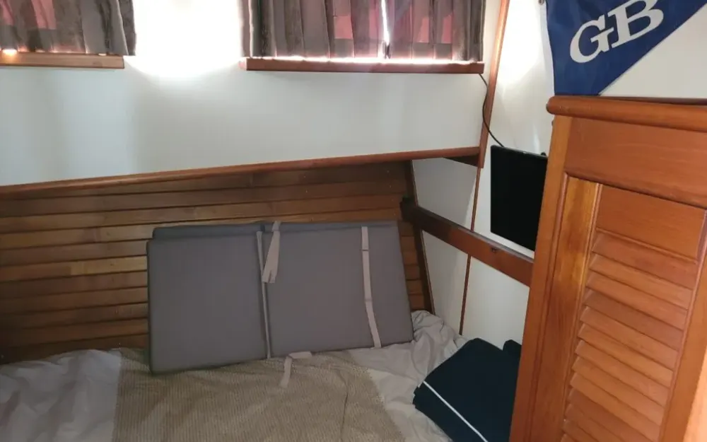 slider 7 Grand Banks  42 Europa