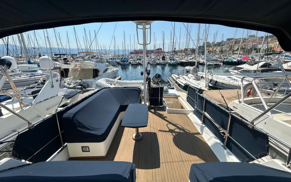 slider 11 Grand Banks  42 Europa
