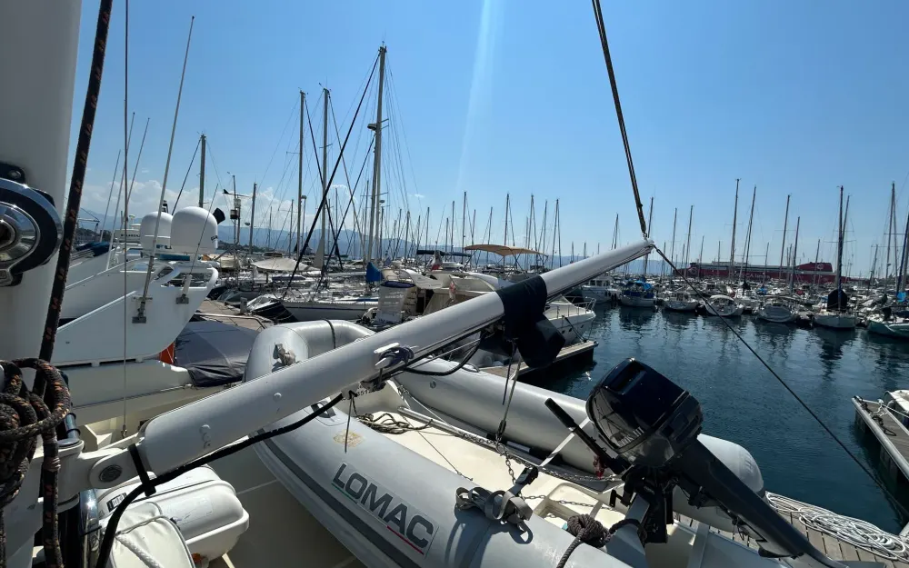 slider 23 Grand Banks  42 Europa