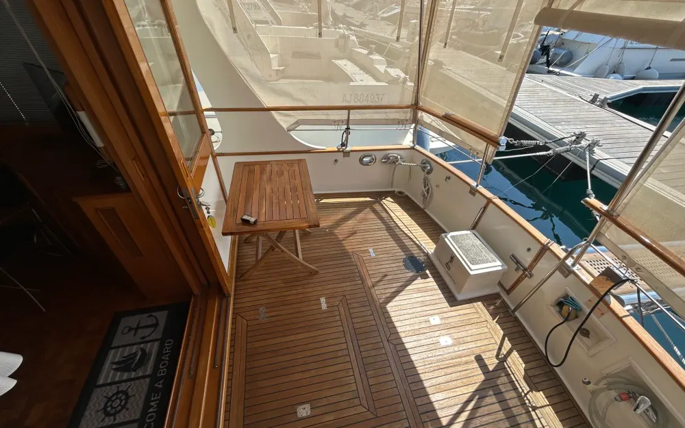 slider 10 Grand Banks  42 Europa