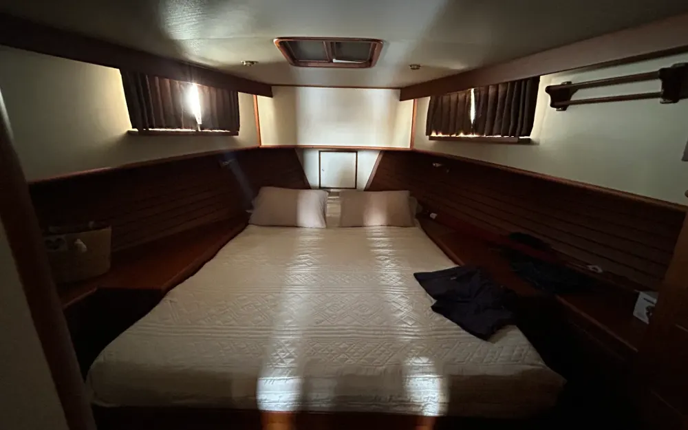slider 20 Grand Banks  42 Europa