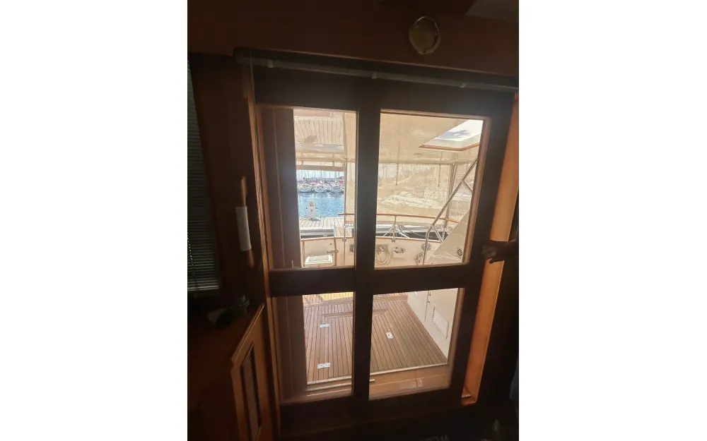slider 22 Grand Banks  42 Europa
