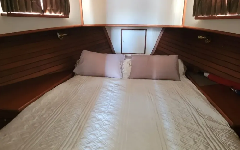 slider 6 Grand Banks  42 Europa
