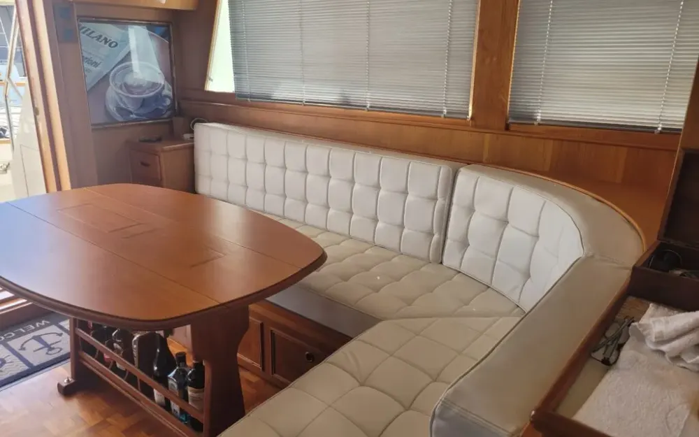 slider 16 Grand Banks  42 Europa