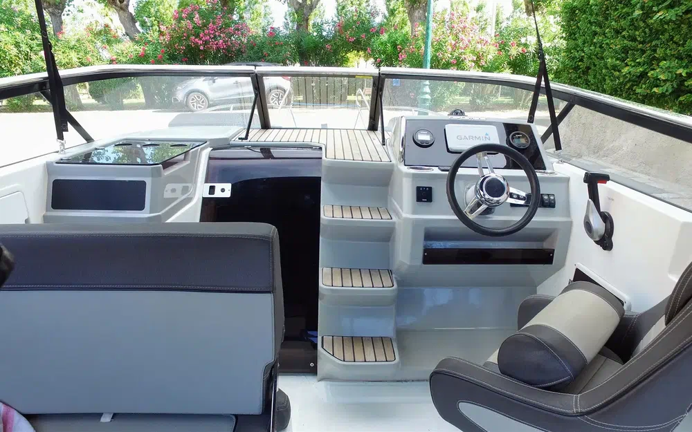 slider 9 Jeanneau Cap Camarat 7.5 DC