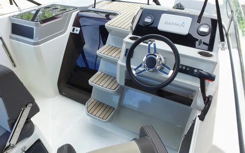 slider 8 Jeanneau Cap Camarat 7.5 DC