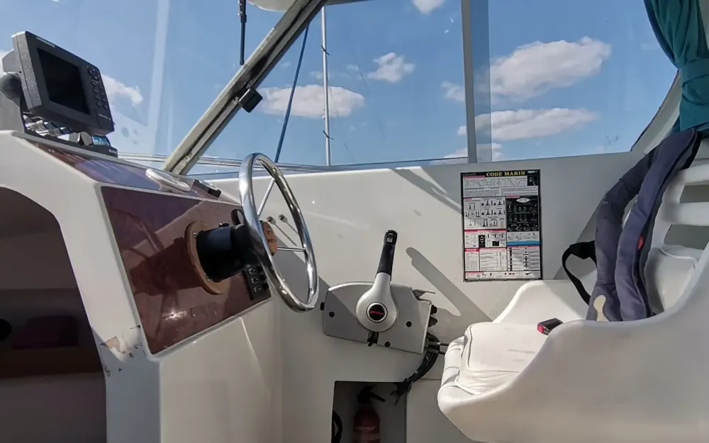 slider 18 Jeanneau Merry Fisher 610