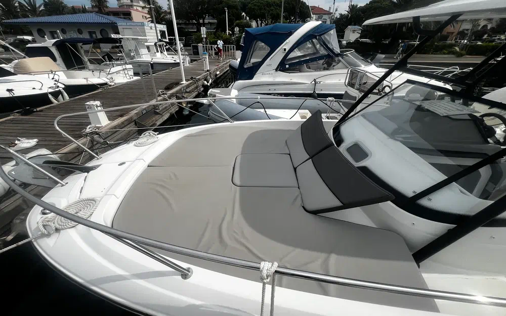 slider 4 Jeanneau Cap Camarat 7.5 WA