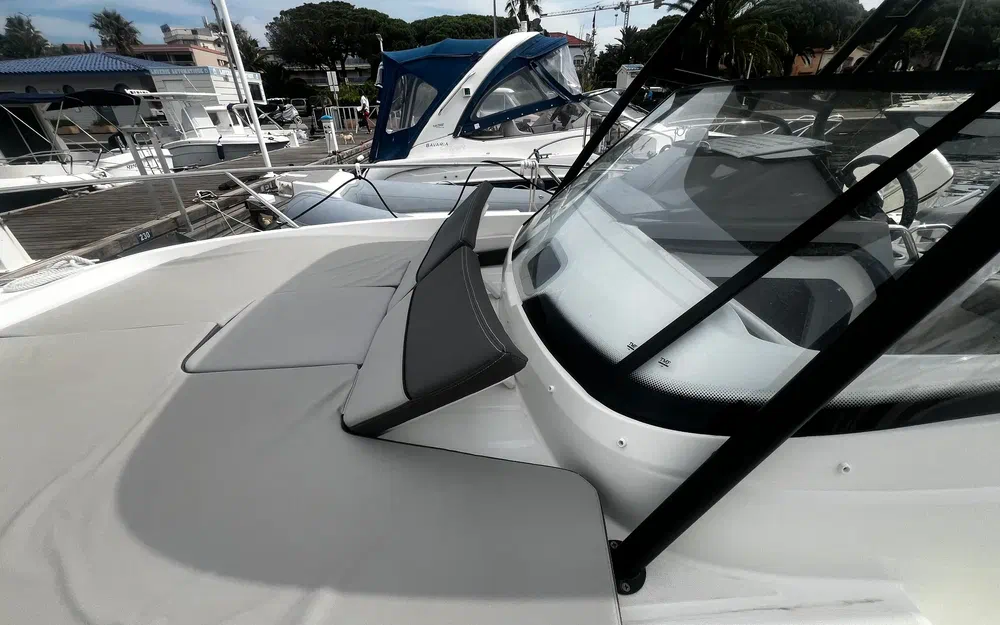 slider 5 Jeanneau Cap Camarat 7.5 WA