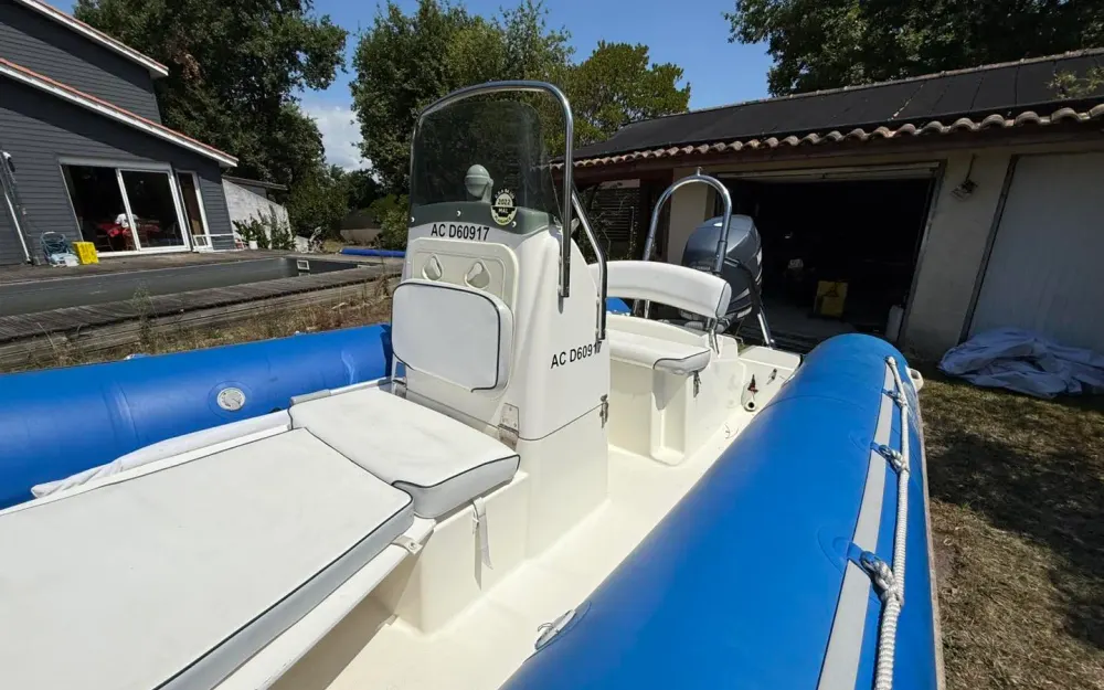 slider 6 Bombard 550 Explorer