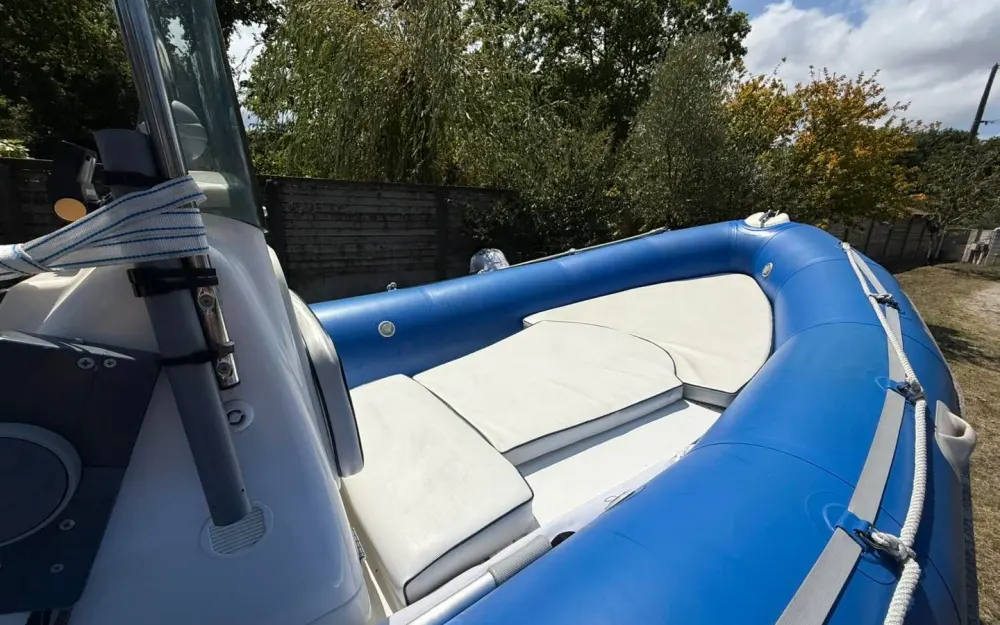 slider 9 Bombard 550 Explorer