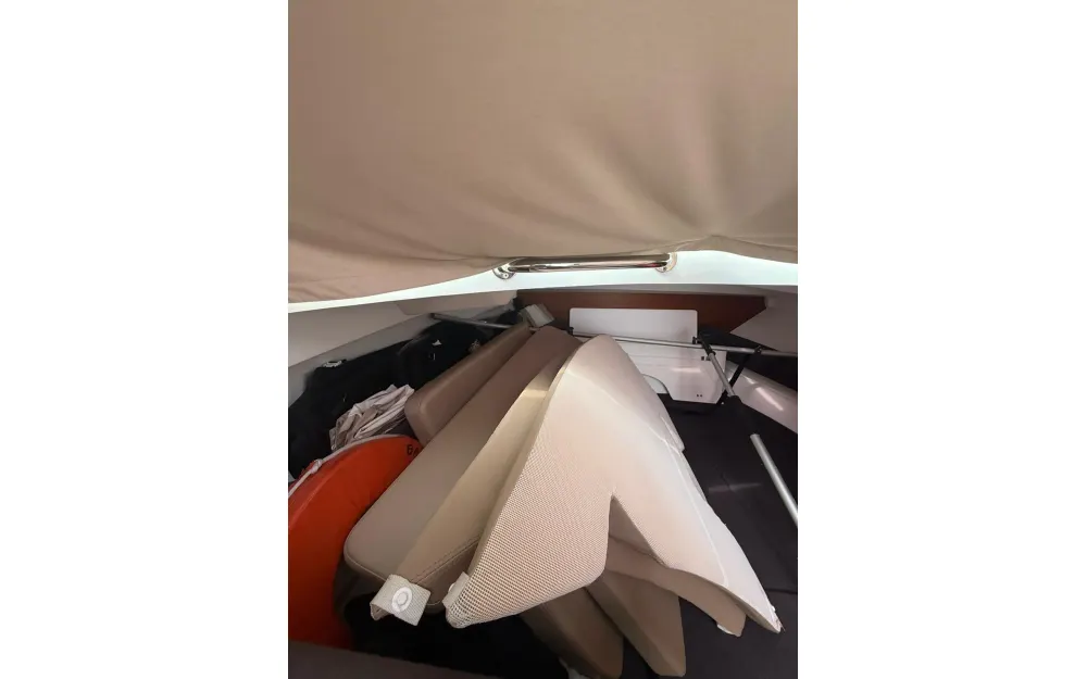 slider 10 Jeanneau Merry Fisher 645