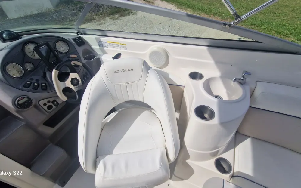 slider 5 Rinker Captiva 246 Br