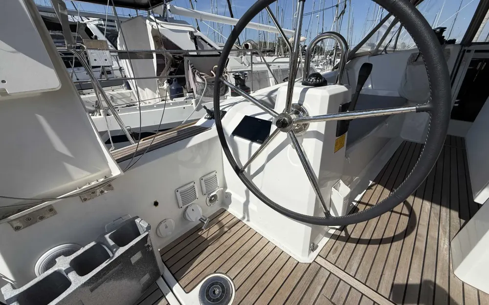slider 10 Beneteau Oceanis 38.1