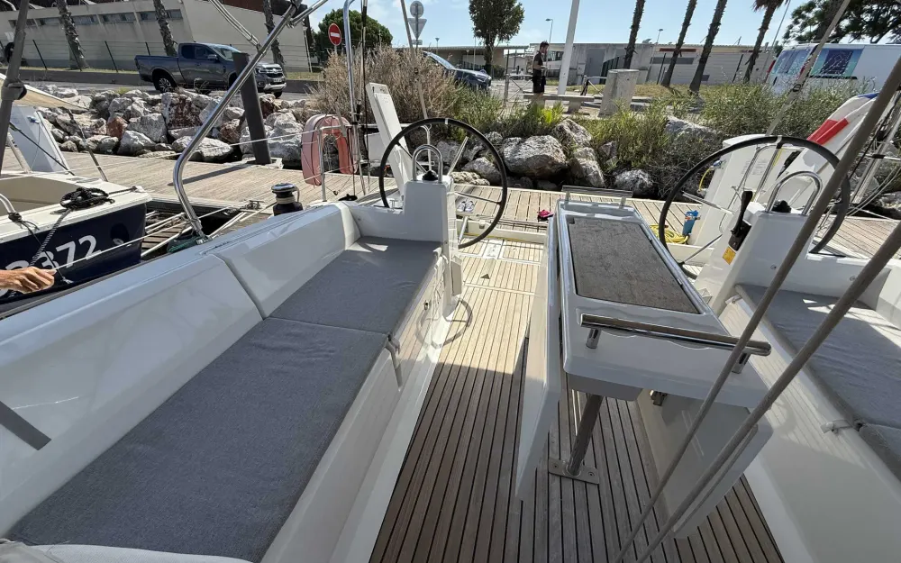 slider 12 Beneteau Oceanis 38.1