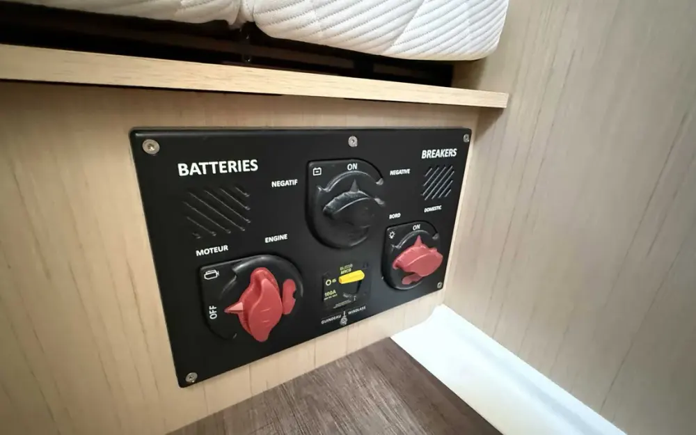 slider 27 Beneteau Oceanis 38.1