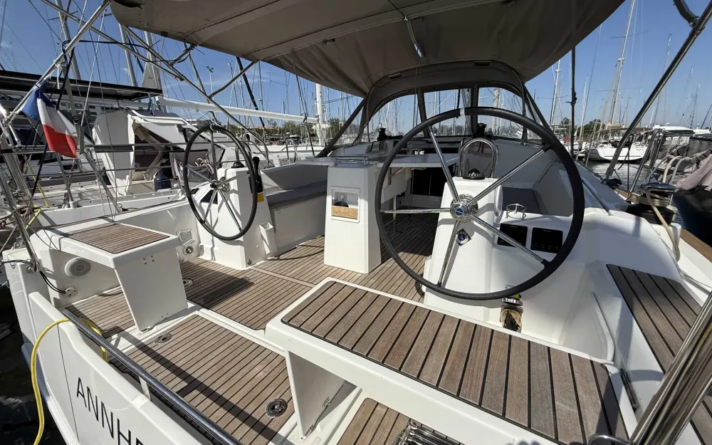 slider 4 Beneteau Oceanis 38.1