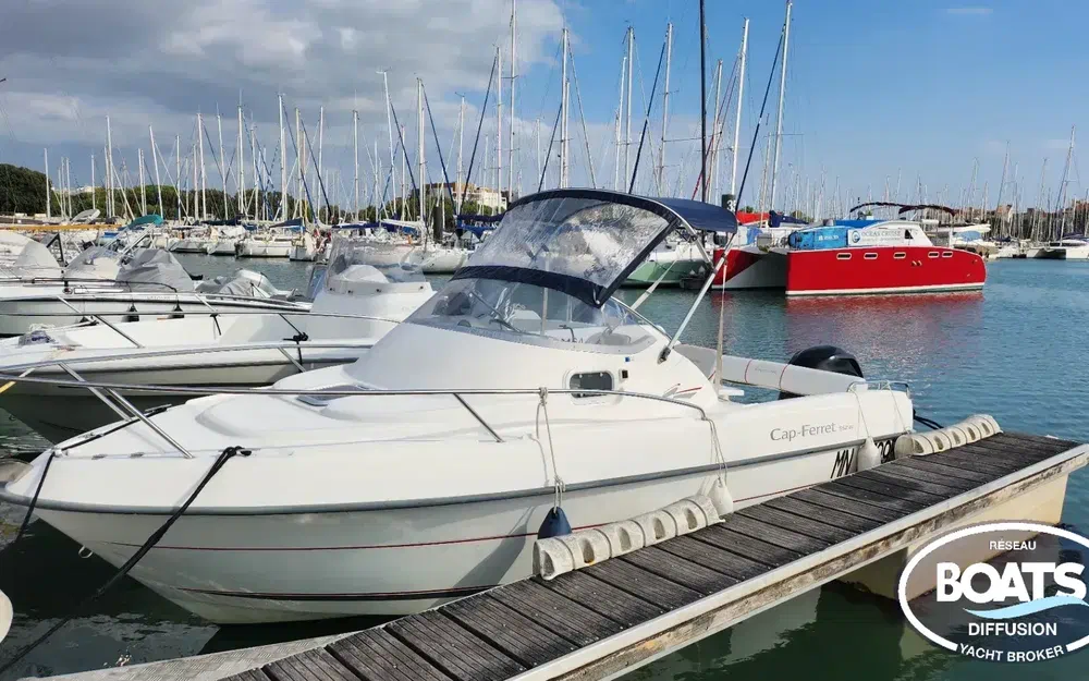 slider 0 B2 Marine Cap Ferret 552