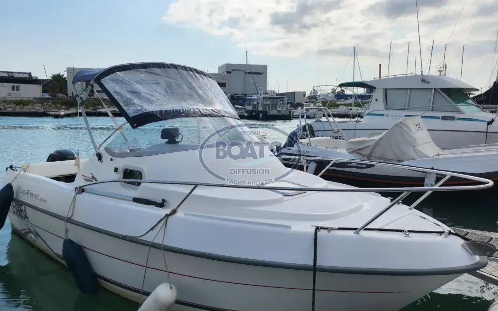 slider 4 B2 Marine Cap Ferret 552CC