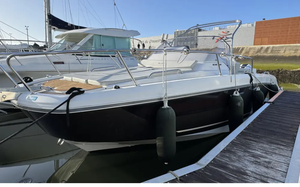 slider 0 Beneteau Flyer 8 SUNdeck