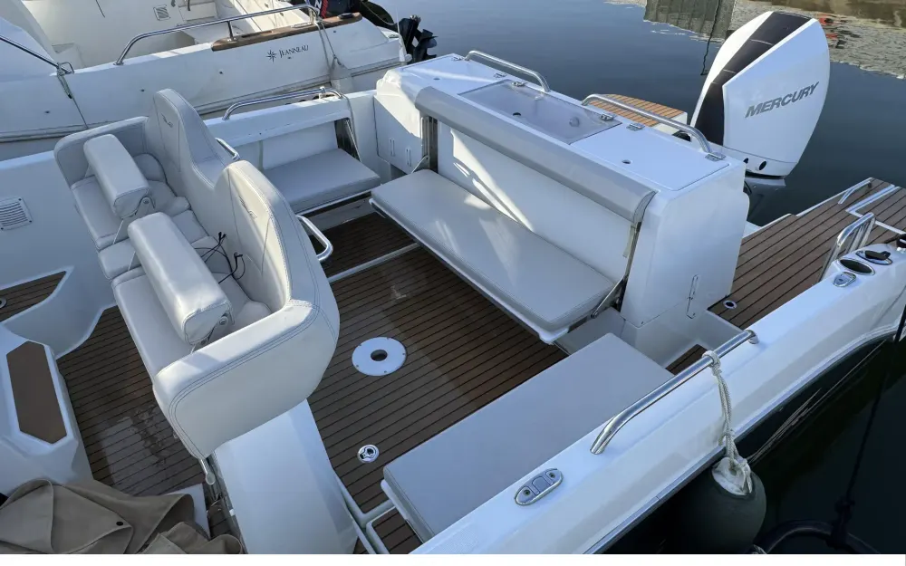 slider 9 Beneteau Flyer 8 SUNdeck